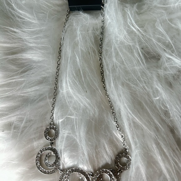 Silver Sparkly Paparazzi Necklace with earrings - Picture 2 of 2